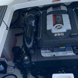 8279688_20220714093823980_1_XLARGE 2017 Monterey 238 Super Sport