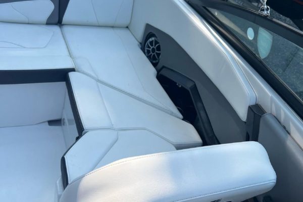 8279688_20220714093851977_1_XLARGE 2017 Monterey 238 Super Sport