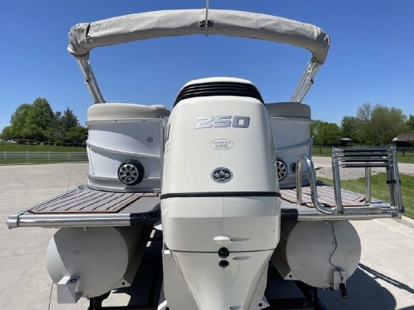 8292927_20220510102937163_1_XLARGE 2019 Starcraft Marine SLS 3