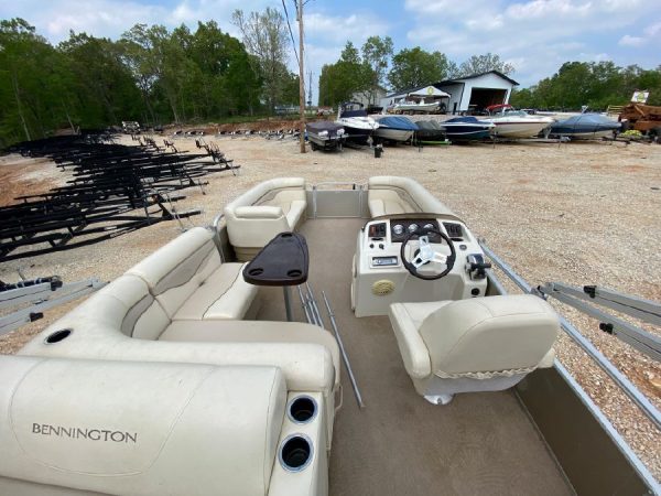 8315953_20220511211228019_1_XLARGE 2012 Bennington 24 SL