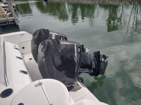 8377160_20220630060544838_1_XLARGE 2000 Boston Whaler 28 Outrage