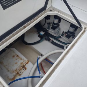 8377160_20220630060553258_1_XLARGE 2000 Boston Whaler 28 Outrage