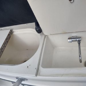 8377160_20220630060641051_1_XLARGE 2000 Boston Whaler 28 Outrage