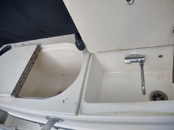 8377160_20220630060641051_1_XLARGE 2000 Boston Whaler 28 Outrage