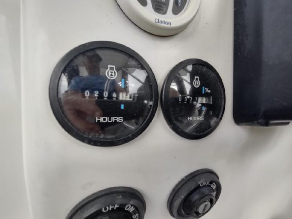 8377160_20220630060714571_1_XLARGE 2000 Boston Whaler 28 Outrage
