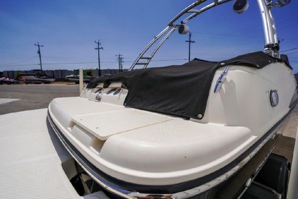 8421022_20220808075051468_1_XLARGE 2014 Bayliner 215 Deck Boat