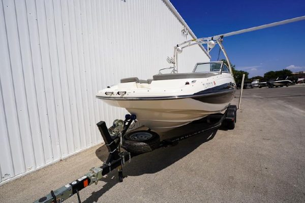 8421022_20220808075104733_1_XLARGE 2014 Bayliner 215 Deck Boat