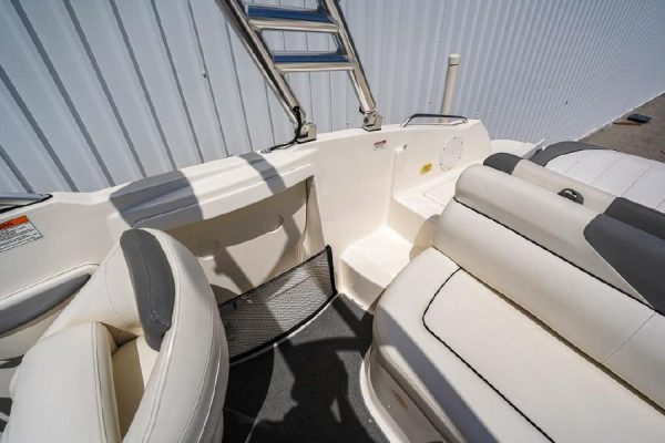 8421022_20220808075153953_1_XLARGE 2014 Bayliner 215 Deck Boat