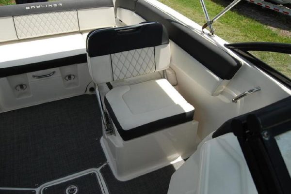 8486599_0_080920221321_10 2020 Bayliner DX2200