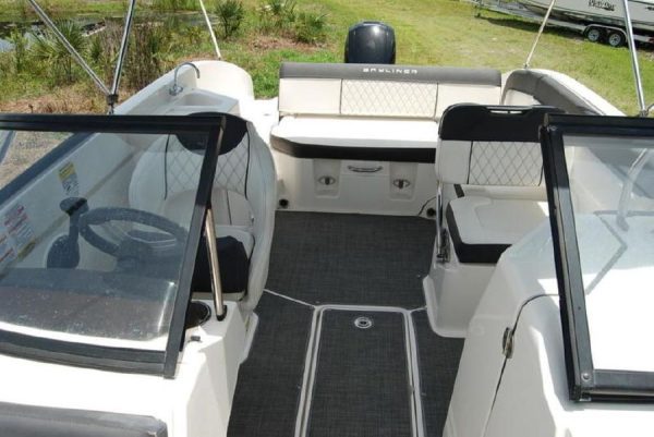 8486599_0_080920221321_11 2020 Bayliner DX2200
