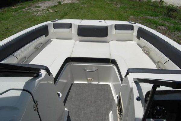 8486599_0_080920221321_12 2020 Bayliner DX2200