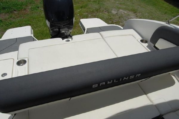8486599_0_080920221321_14 2020 Bayliner DX2200