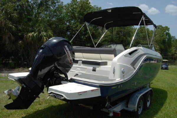 8486599_0_080920221321_5 2020 Bayliner DX2200