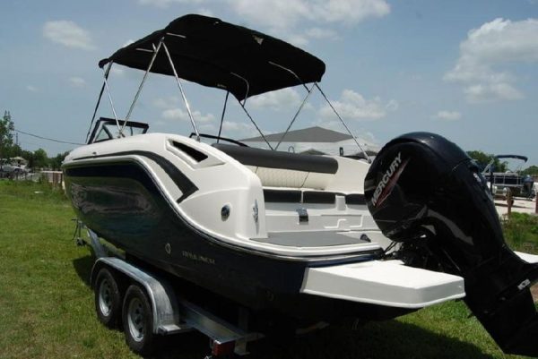 8486599_0_080920221321_7 2020 Bayliner DX2200