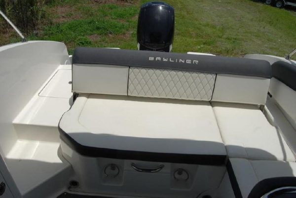 8486599_0_080920221321_8 2020 Bayliner DX2200