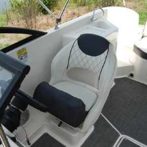 8486599_0_080920221321_9 2020 Bayliner DX2200