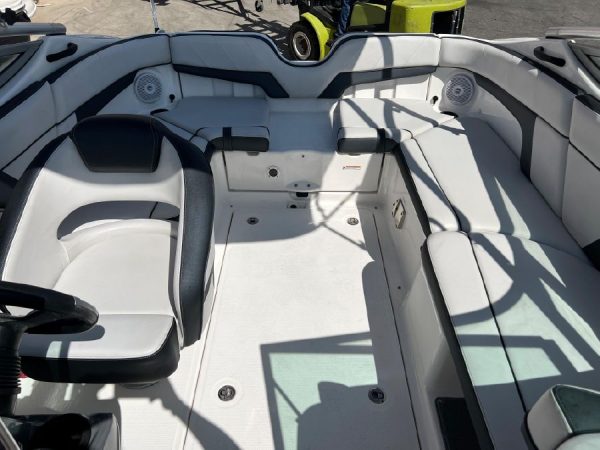 8499898_20220916122945099_1_XLARGE 2015 Yamaha AR210 Jet Boat