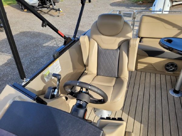 8513153_20220924161555775_1_XLARGE 2022 Starcraft SLS-3 HMX Series Tritoon