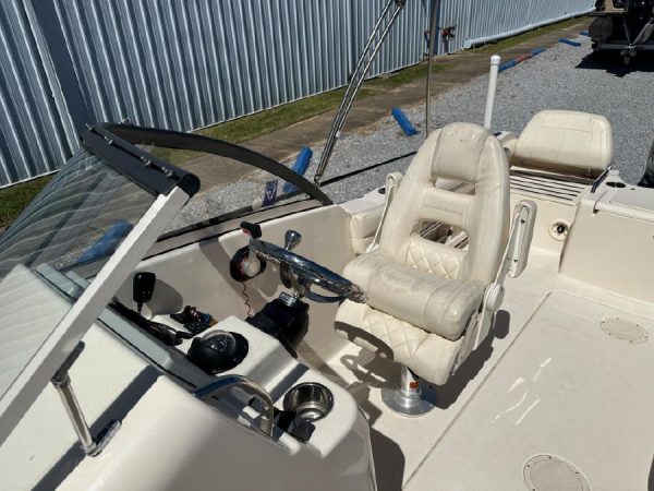 8517825_20220928134225364_1_XLARGE 2018 Grady-White 215 Freedom