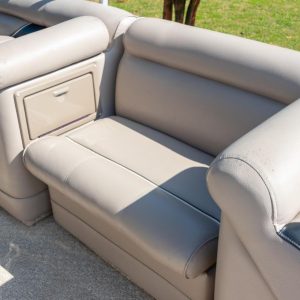 8551253_20221014054018793_1_XLARGE 2008 Premier 235 Grand Majestic