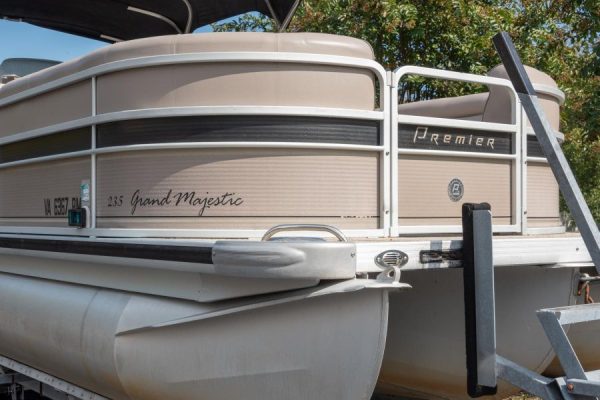 8551253_20221014054137323_1_XLARGE 2008 Premier 235 Grand Majestic