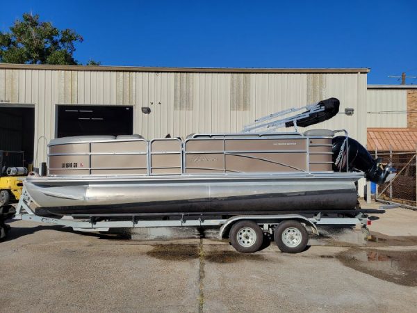 8562177_20221019145918218_1_XLARGE 2013 Berkshire 210CL CTS