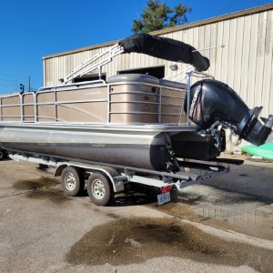 8562177_20221019150533754_1_XLARGE 2013 Berkshire 210CL CTS