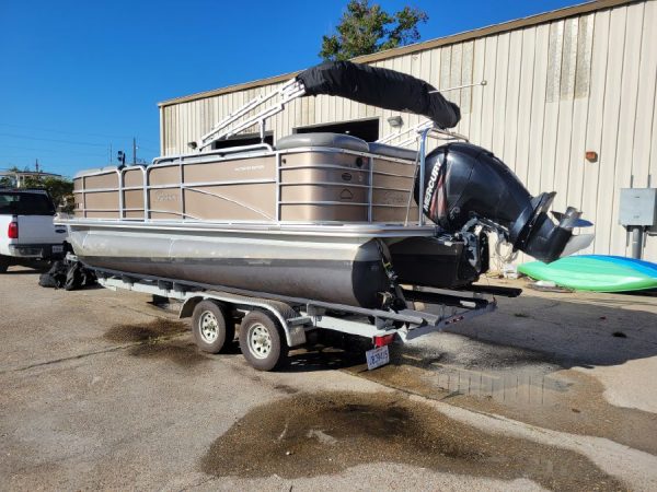 8562177_20221019150929506_1_XLARGE 2013 Berkshire 210CL CTS