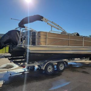 8562177_20221019151047468_1_XLARGE 2013 Berkshire 210CL CTS
