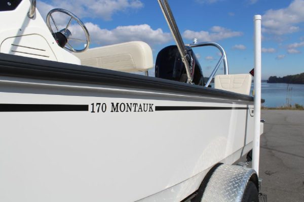 8565664_20221026045626822_1_XLARGE 2020 Boston Whaler 170 Montauk