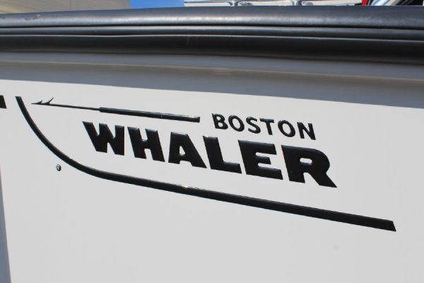 8565664_20221026045647326_1_XLARGE 2020 Boston Whaler 170 Montauk
