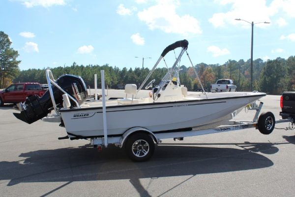 8565664_20221026050021711_1_XLARGE 2020 Boston Whaler 170 Montauk