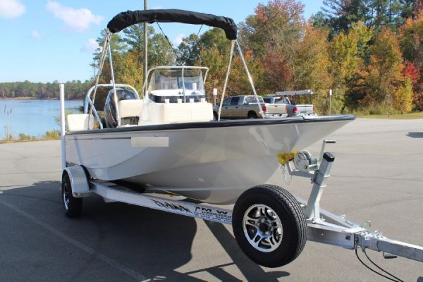 8565664_20221026050048963_1_XLARGE 2020 Boston Whaler 170 Montauk