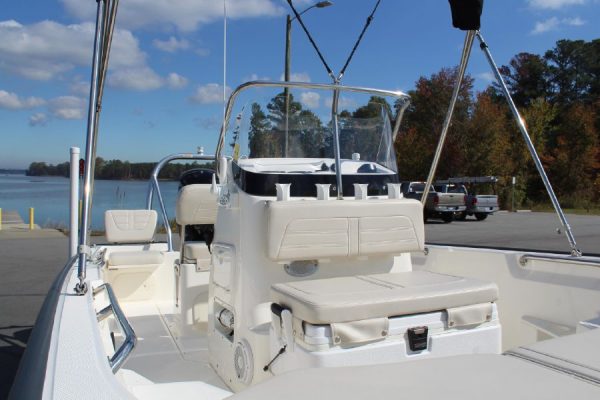 8565664_20221026050102616_1_XLARGE 2020 Boston Whaler 170 Montauk