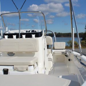 8565664_20221026050124454_1_XLARGE 2020 Boston Whaler 170 Montauk