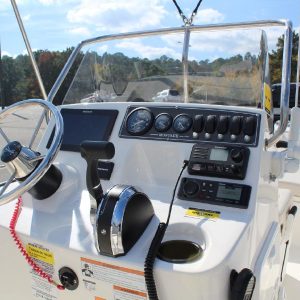 8565664_20221026050150916_1_XLARGE 2020 Boston Whaler 170 Montauk