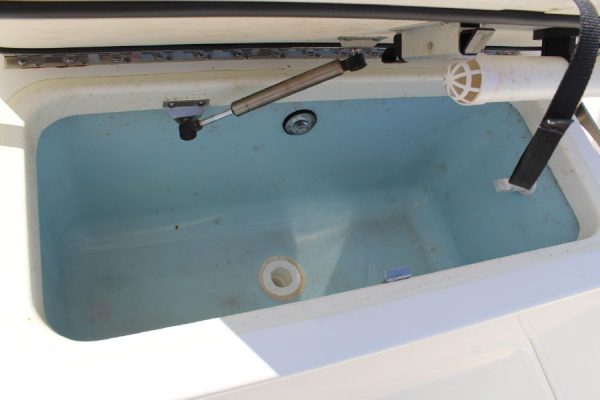 8565664_20221026050217961_1_XLARGE 2020 Boston Whaler 170 Montauk