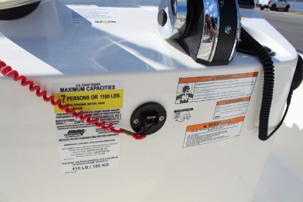 8565664_20221026050346975_1_XLARGE 2020 Boston Whaler 170 Montauk