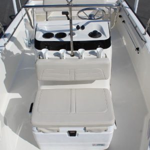 8565664_20221026050440728_1_XLARGE 2020 Boston Whaler 170 Montauk