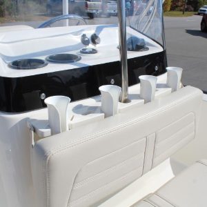 8565664_20221026050452038_1_XLARGE 2020 Boston Whaler 170 Montauk