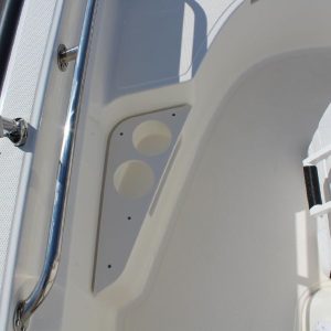 8565664_20221026050510781_1_XLARGE 2020 Boston Whaler 170 Montauk