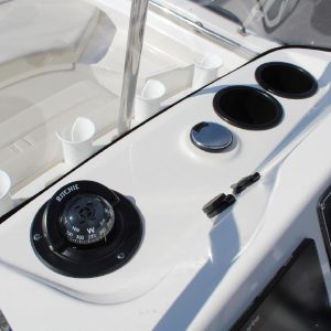8565664_20221026050549053_1_XLARGE 2020 Boston Whaler 170 Montauk