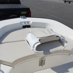 8565664_20221026050607546_1_XLARGE 2020 Boston Whaler 170 Montauk