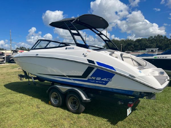 8575833_20221031114908953_1_XLARGE 2018 Yamaha AR240
