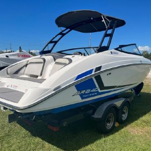 8575833_20221031114917656_1_XLARGE 2018 Yamaha AR240