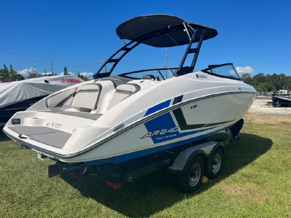8575833_20221031114917656_1_XLARGE 2018 Yamaha AR240