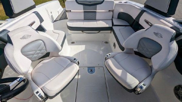 8580082_20221101095645608_1_XLARGE 2019 Chaparral 257 SSX