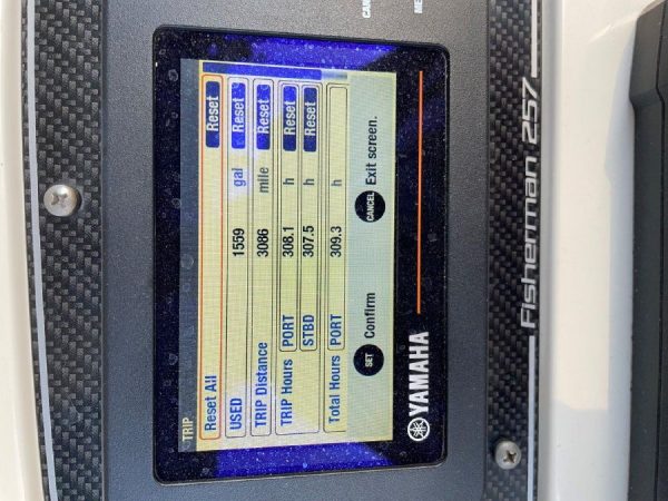 8599131_0_011220221603_21 2017 Grady-White CENTER CONSOLE FISHERMAN 257