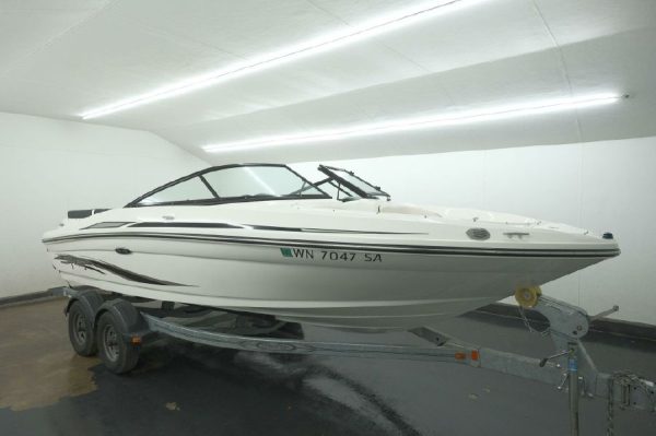 8614120_20221201173442751_1_XLARGE 2012 Sea Ray 205 Sport