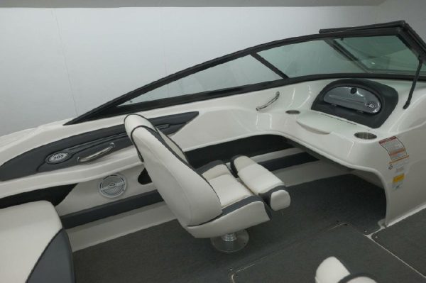 8614120_20221201173512525_1_XLARGE 2012 Sea Ray 205 Sport